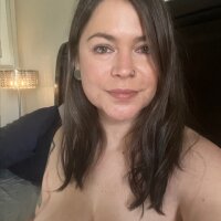 thiccmelissa0606's Offline Chat Room