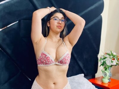 lucyanall_ from stripchat
