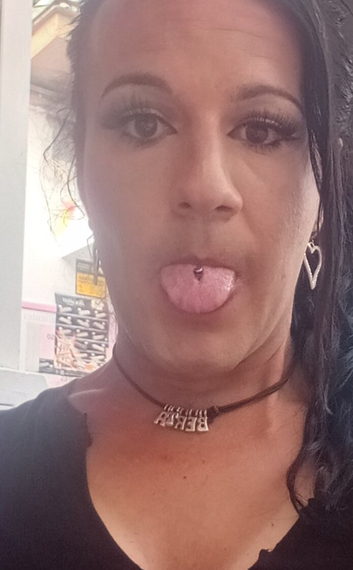 berta2106's Offline XXX Chat