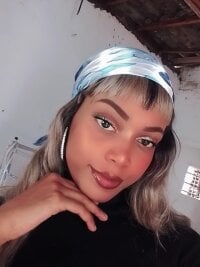 Dalila_Caro's Offline Chat Room