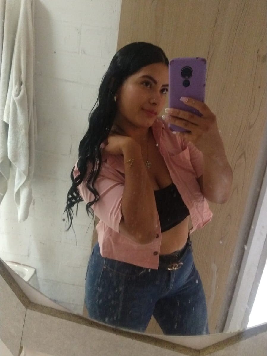 kira_valencia