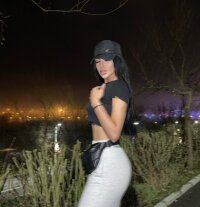 roxxen_10's Offline XXX Chat