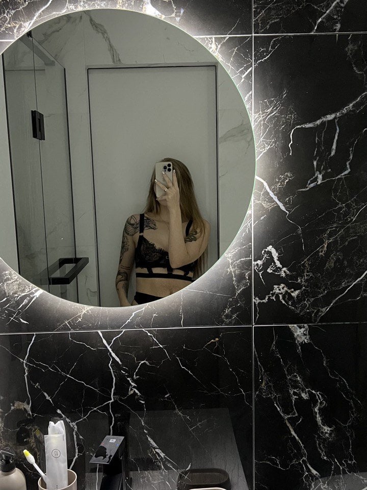 Candy-Love2's Offline XXX Chat