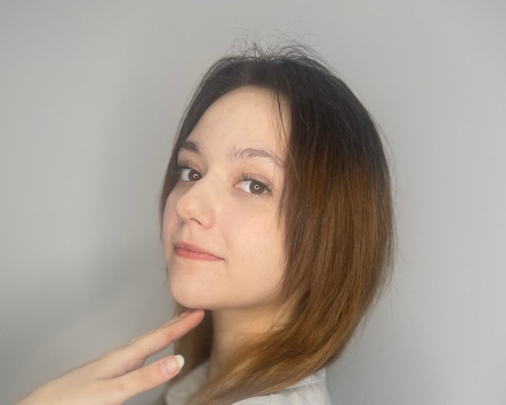 FannyHeritage live cam model at StripChat