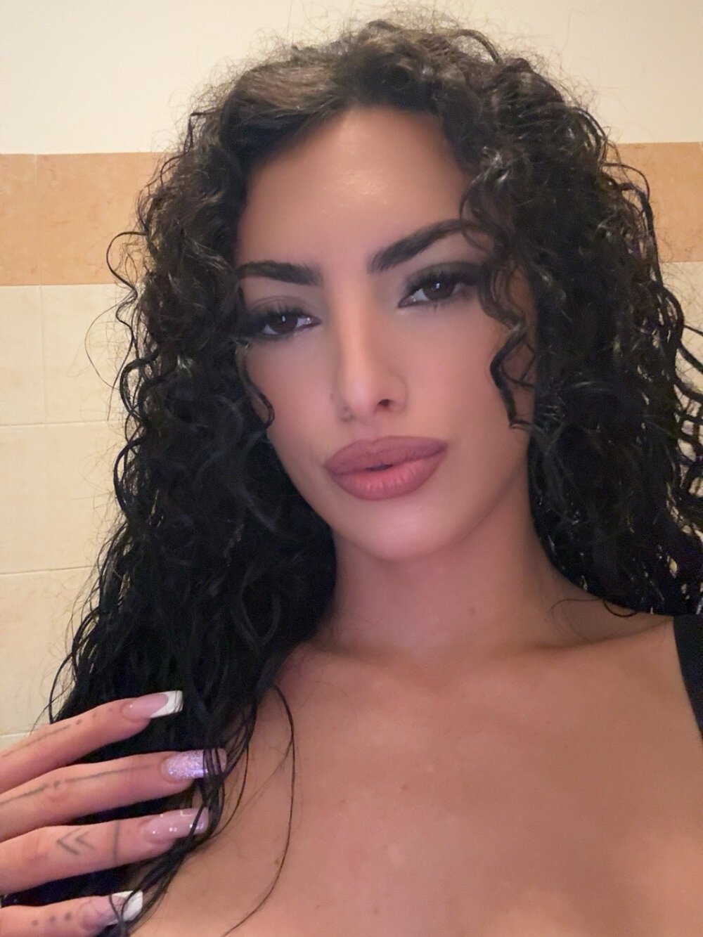 athenabelle00's Offline Chat Room