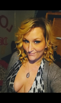 kinkymarriedcouple69's Offline XXX Chat