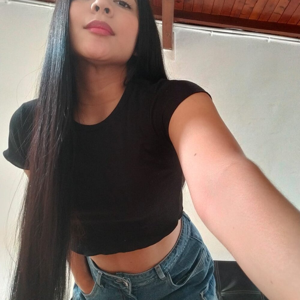 Live sex webcam photo for Karol_latina01 #290206141