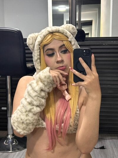 Ariablakee on StripChat