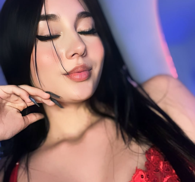 hikari_kagura from stripchat