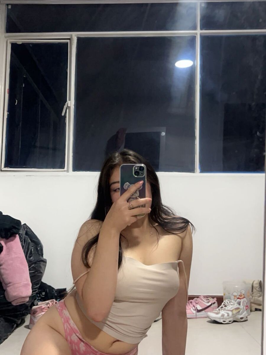 sexcityguide.com amazingloren999 livesex profile in in-some-third-world-country cams