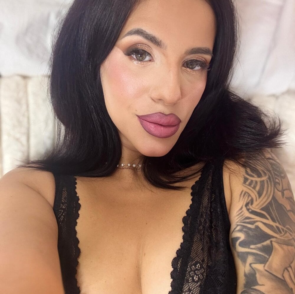 LuxxuryAnne offline XXX-chatje