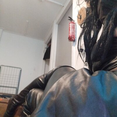 SmellyLeatherSally profile