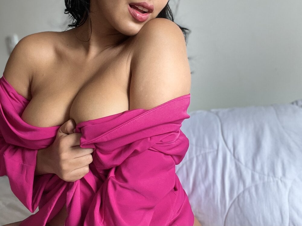 BlackCat__ live cam model at StripChat