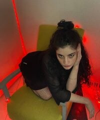 alicesashamia's Offline Chat Room