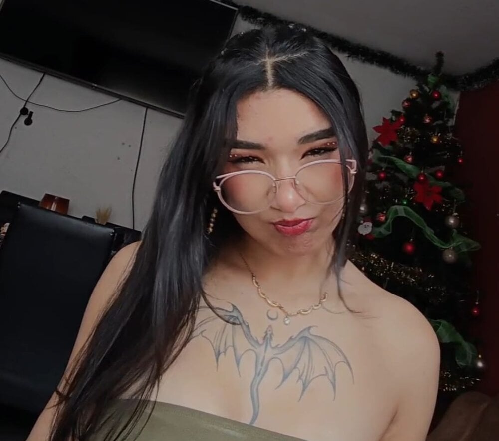 dalila_hall_t