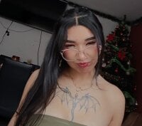 dalila_hall_t's Offline Chat Room