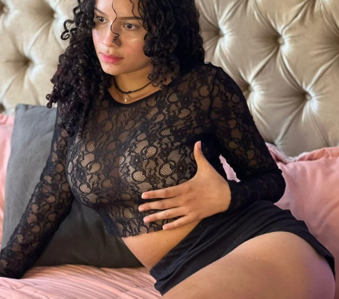 Live sex webcam photo for KenyKitty #289077785