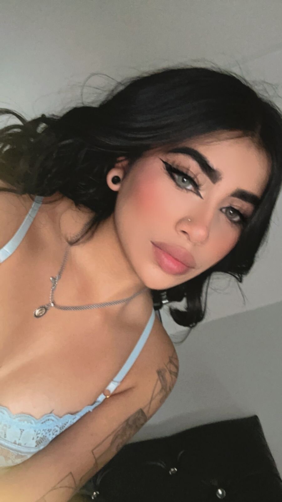 leyla_sans