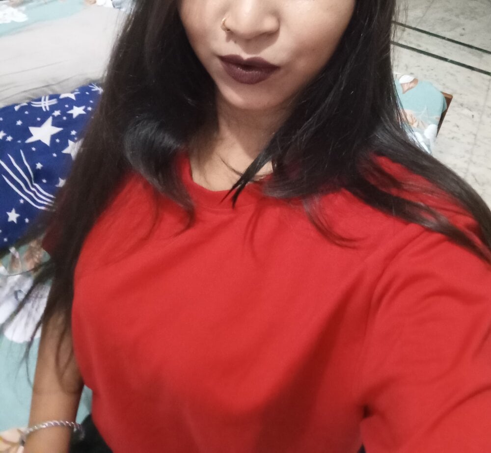 Live sex webcam photo for Akansha-Singh #289862227