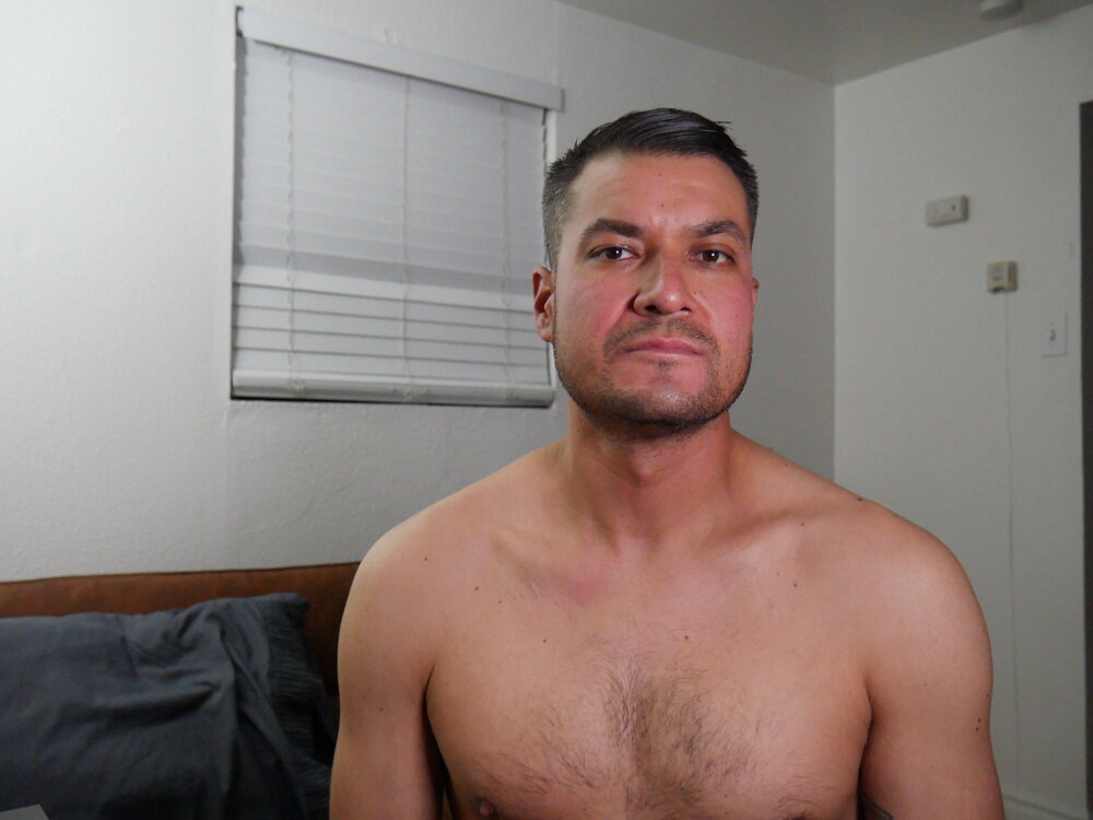 ClarkWashington_21 live cam model at StripChat