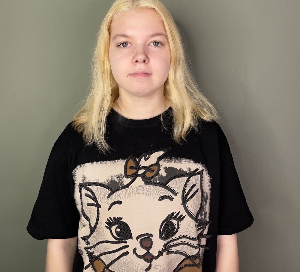 livesex.fan yenalberda livesex profile in blond-hair cams