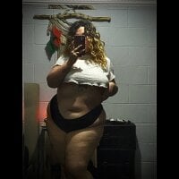 Chelsea_erotixx's Offline Chat Room