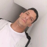 Luifer-boy1's Offline Chat Room