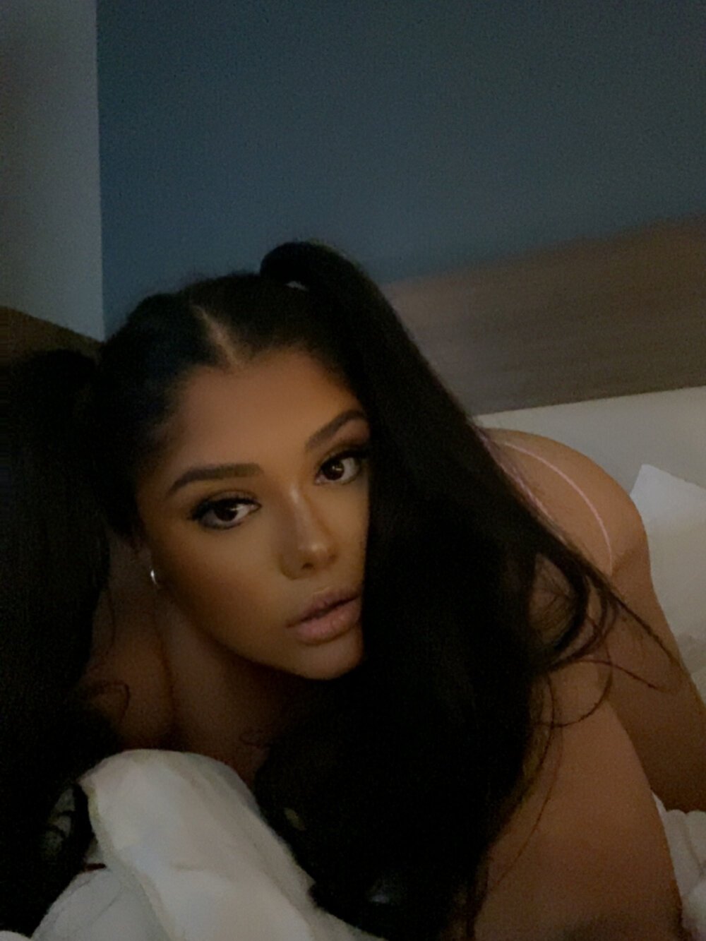 watchgirlcam.com pmonie livesex profile in french cams