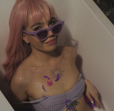 SweetEmmi 🚿 online chat