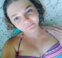 Francine_Charline's Offline Chat Room