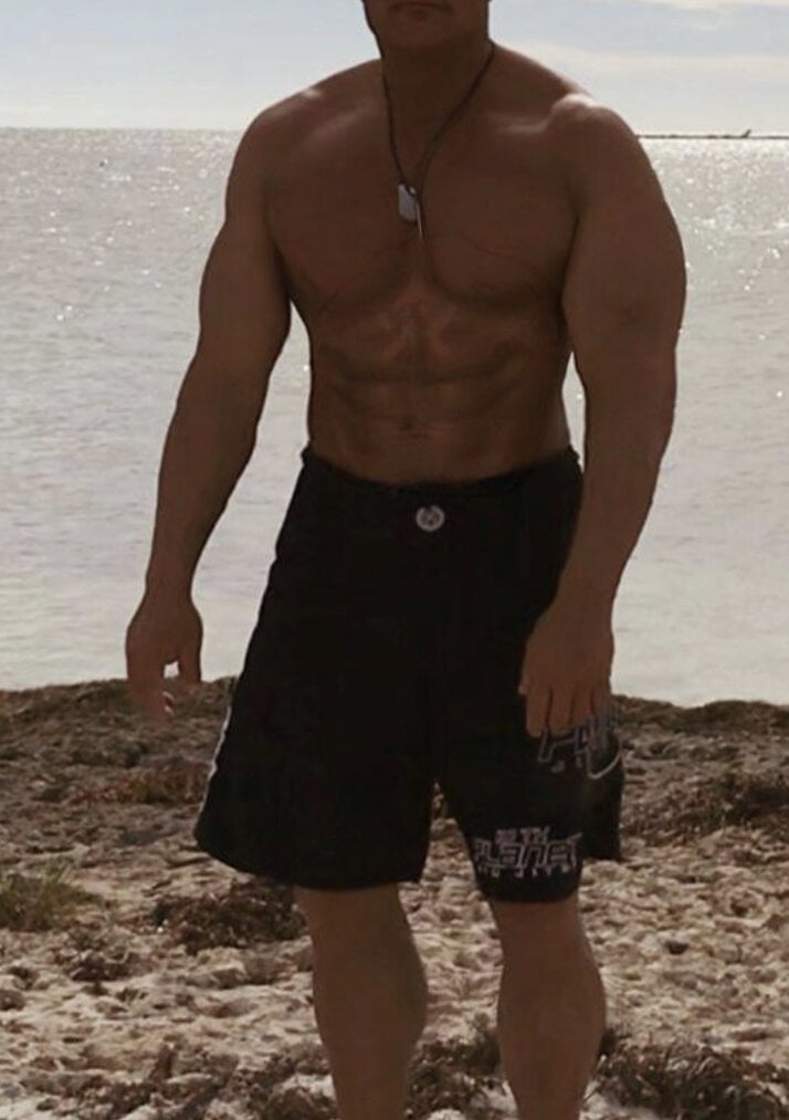 THERE-IS-NO-SAFEWORD Chat XXX offline