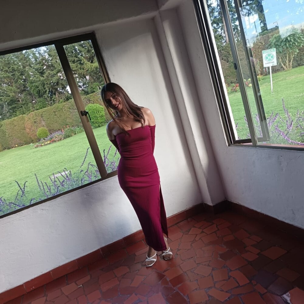 sexcityguide.com alisha17love livesex profile in somwhere-beyoned-the-rainbow cams