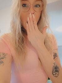 NaughtyBabyx92's webcam live show
