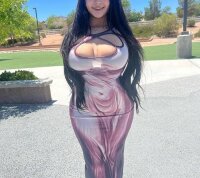 Hot_Amira