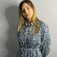غرفة دردشة BrandyMitchelll دون اتصال