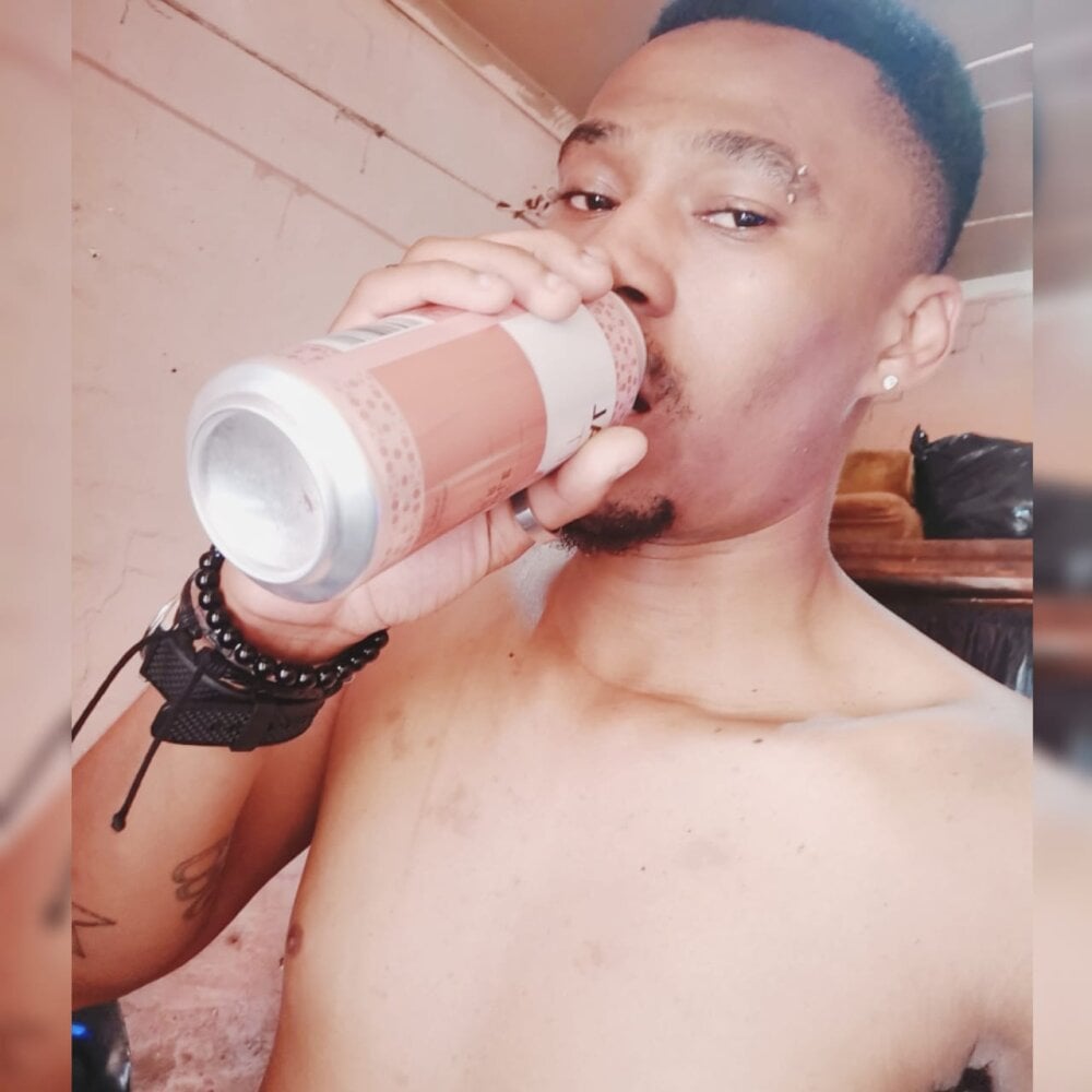 YellowBoneDick20xxx's Offline XXX Chat