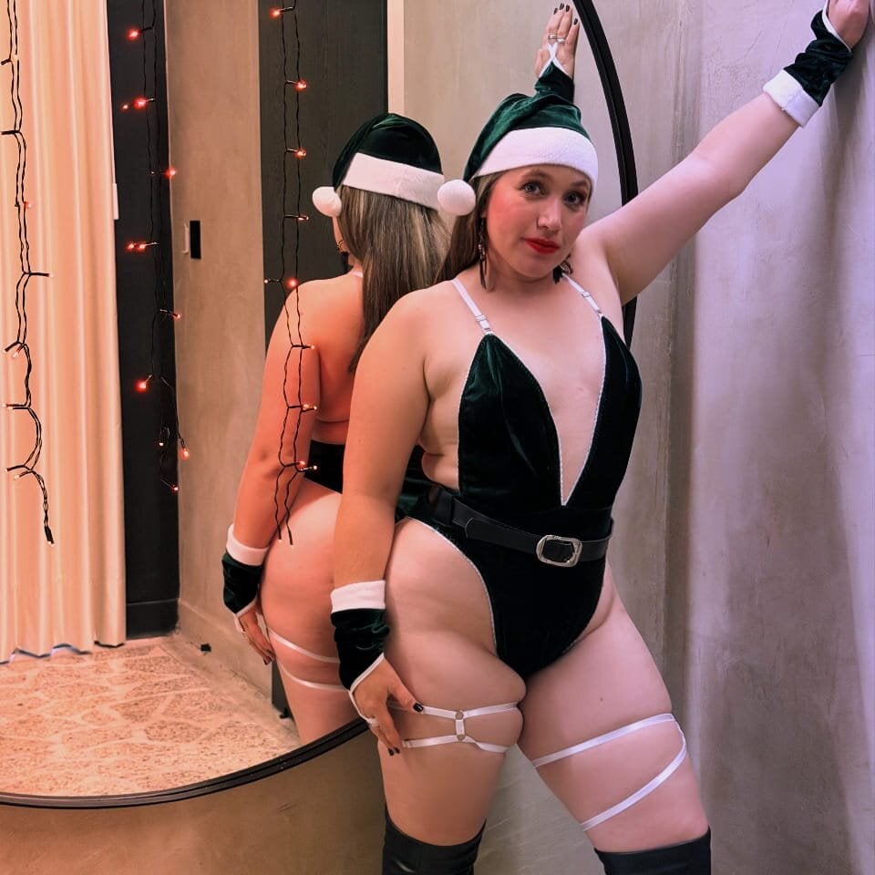 Live sex webcam photo for blondehorny69 #292411278