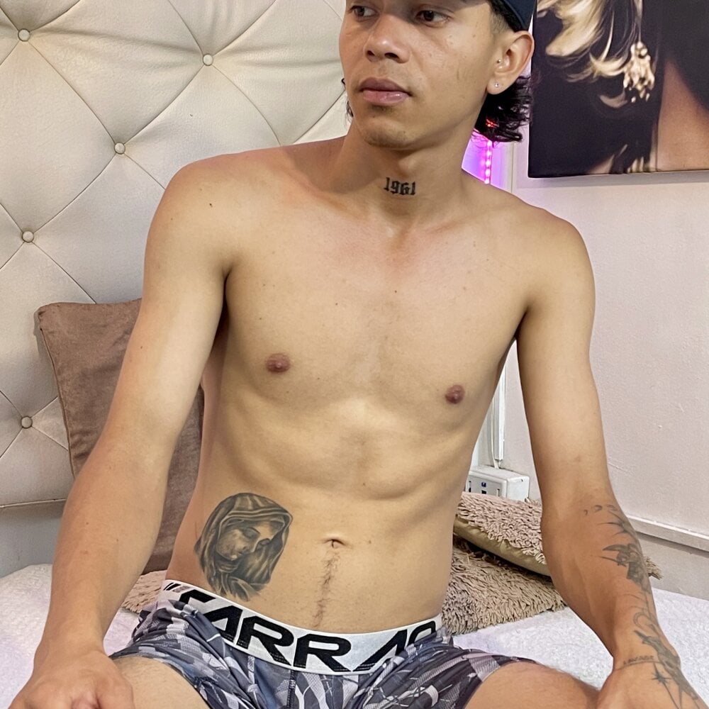 noah_blake0 from stripchat
