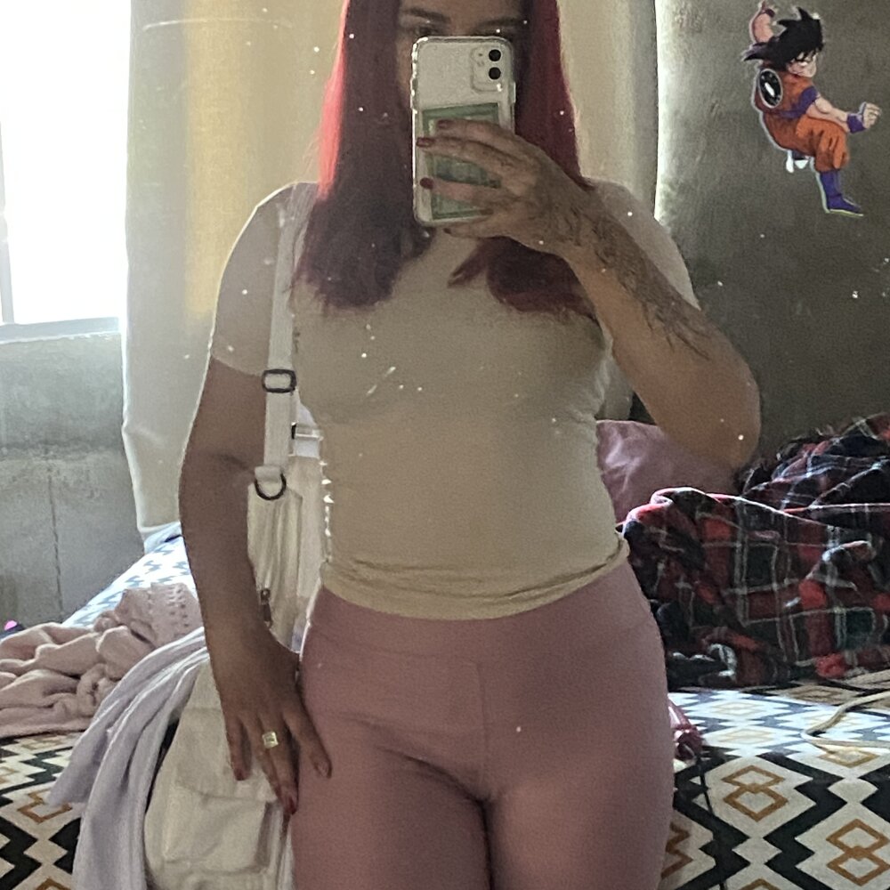 mega-camsex.com lia9908 livesex profile in portuguese cams