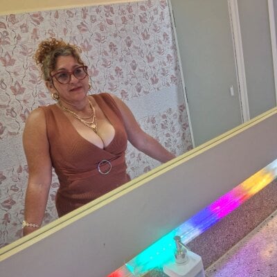 evelin_hott - curvy latin