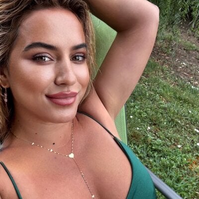 CarrieLoveX on StripChat