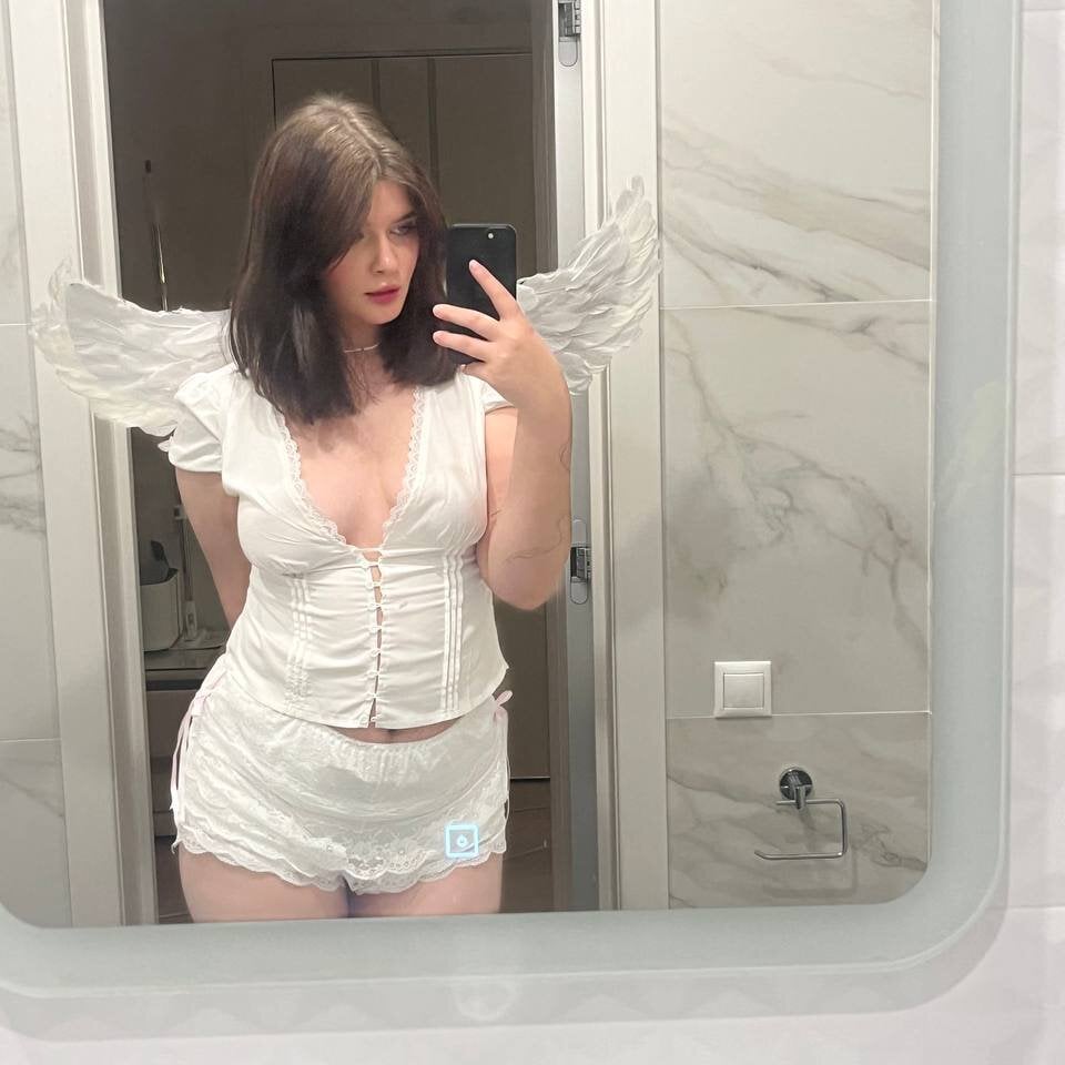 stripchat lanatreades webcam profile pic via free6cams.com