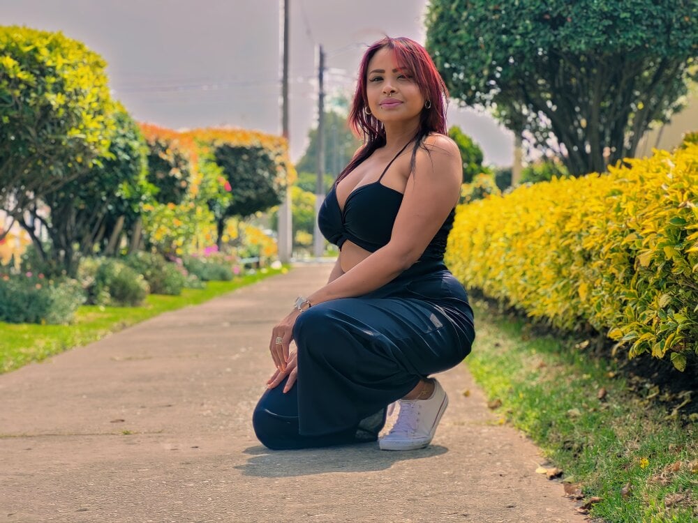 Live sex webcam photo for Dominik_girl #289944523