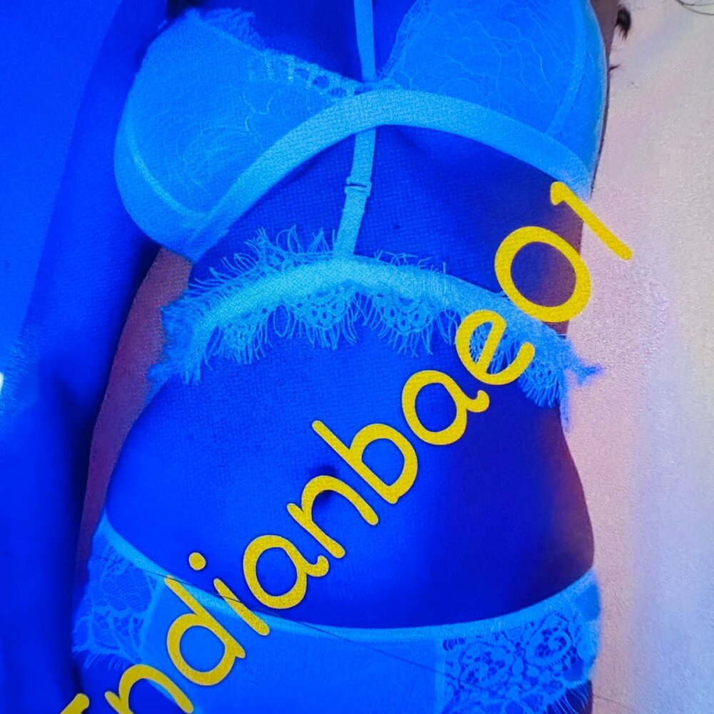 Live sex webcam photo for indianbae01 #289365283