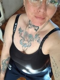 peligrosaexotica's Offline Chat Room