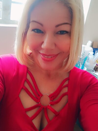 sexy_mamy21 from stripchat