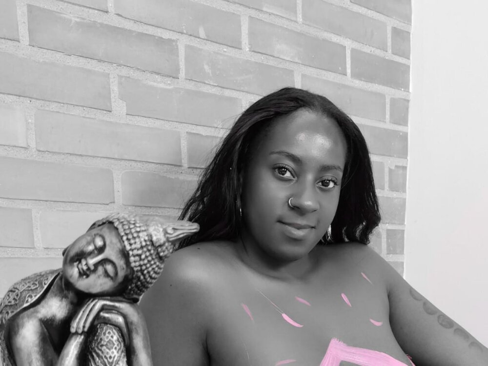 Live sex webcam photo for sandy-brown #289535104