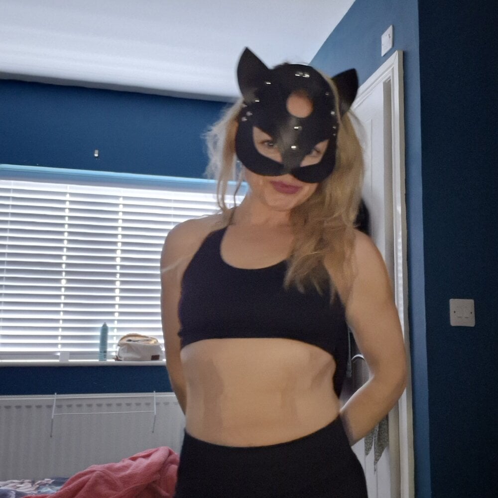 sexcam3d.net demidelightfulxx livesex profile in blond-hair cams