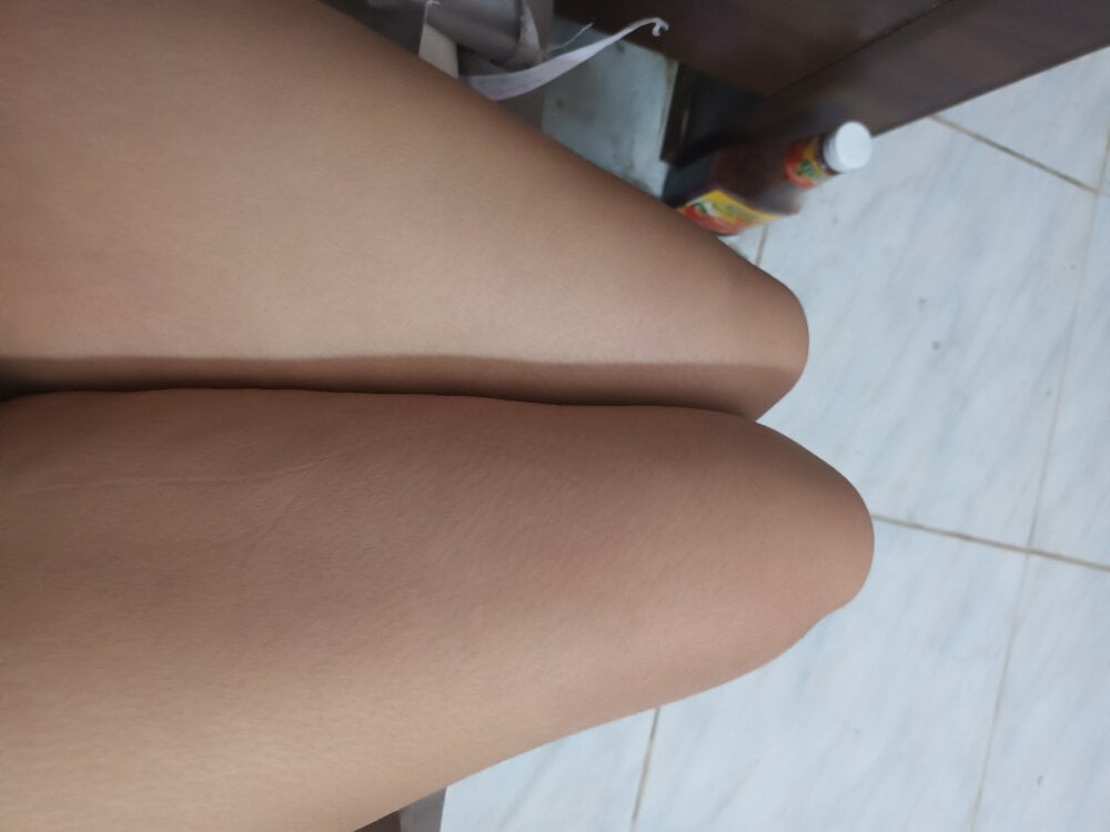 bigtitsass81 webcam profile - Cameroonian