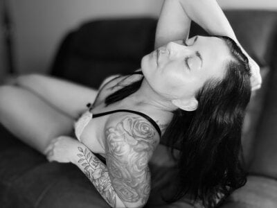 ImpressYouDaily on StripChat